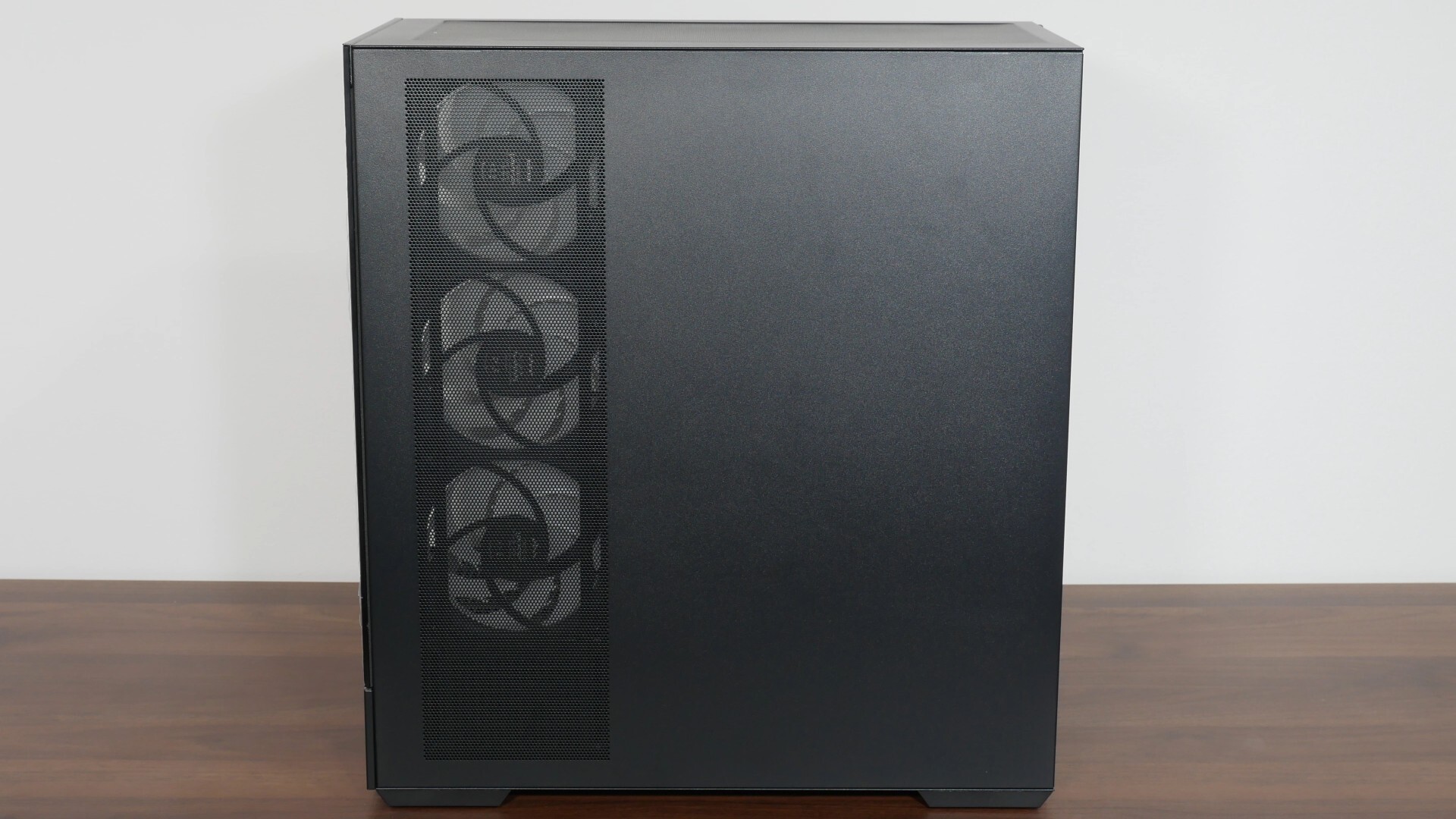 Zalman P40 DS Aesthetics (Steel Side Panel)