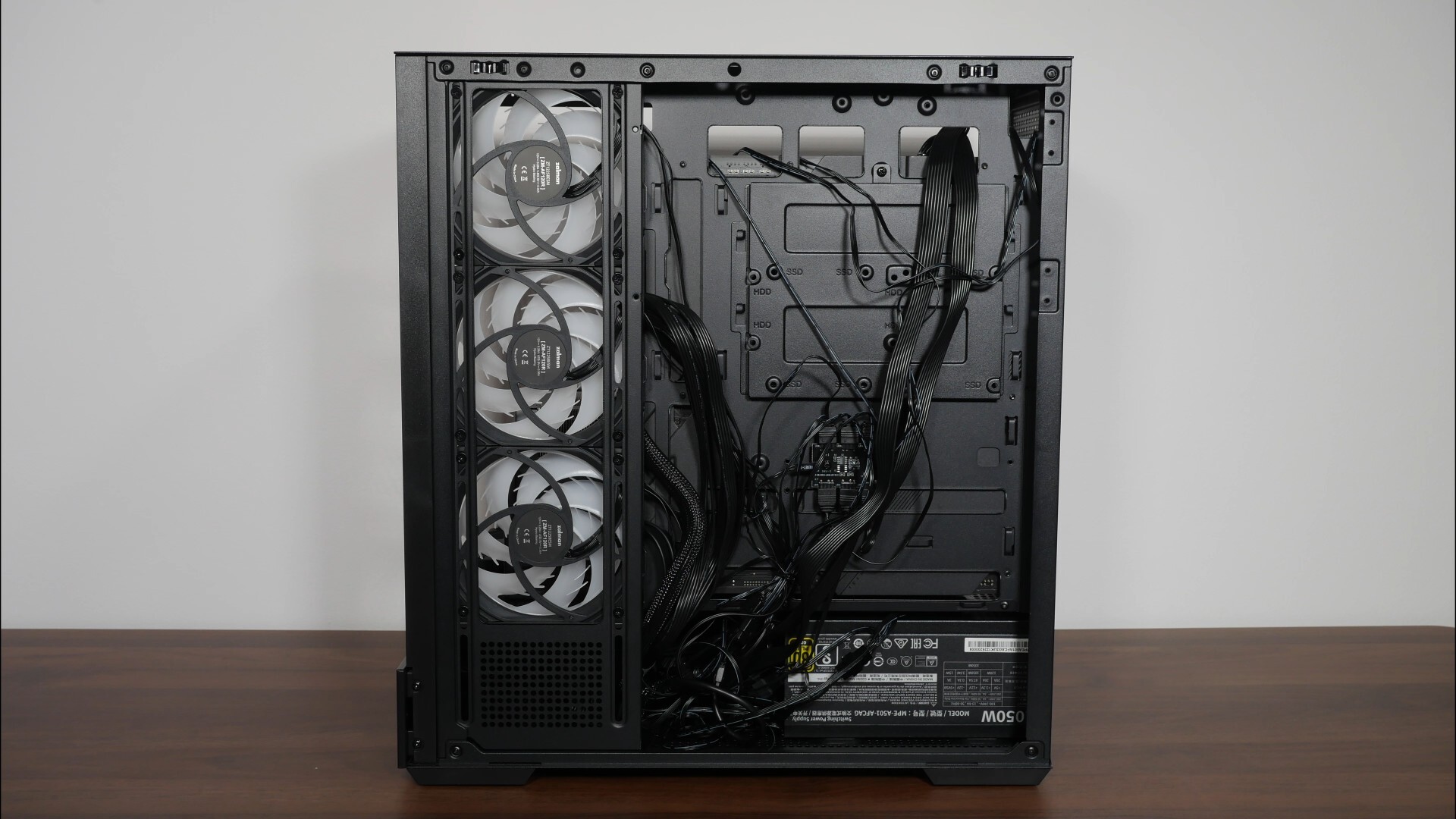 Zalman P40 DS Cable Management (2)