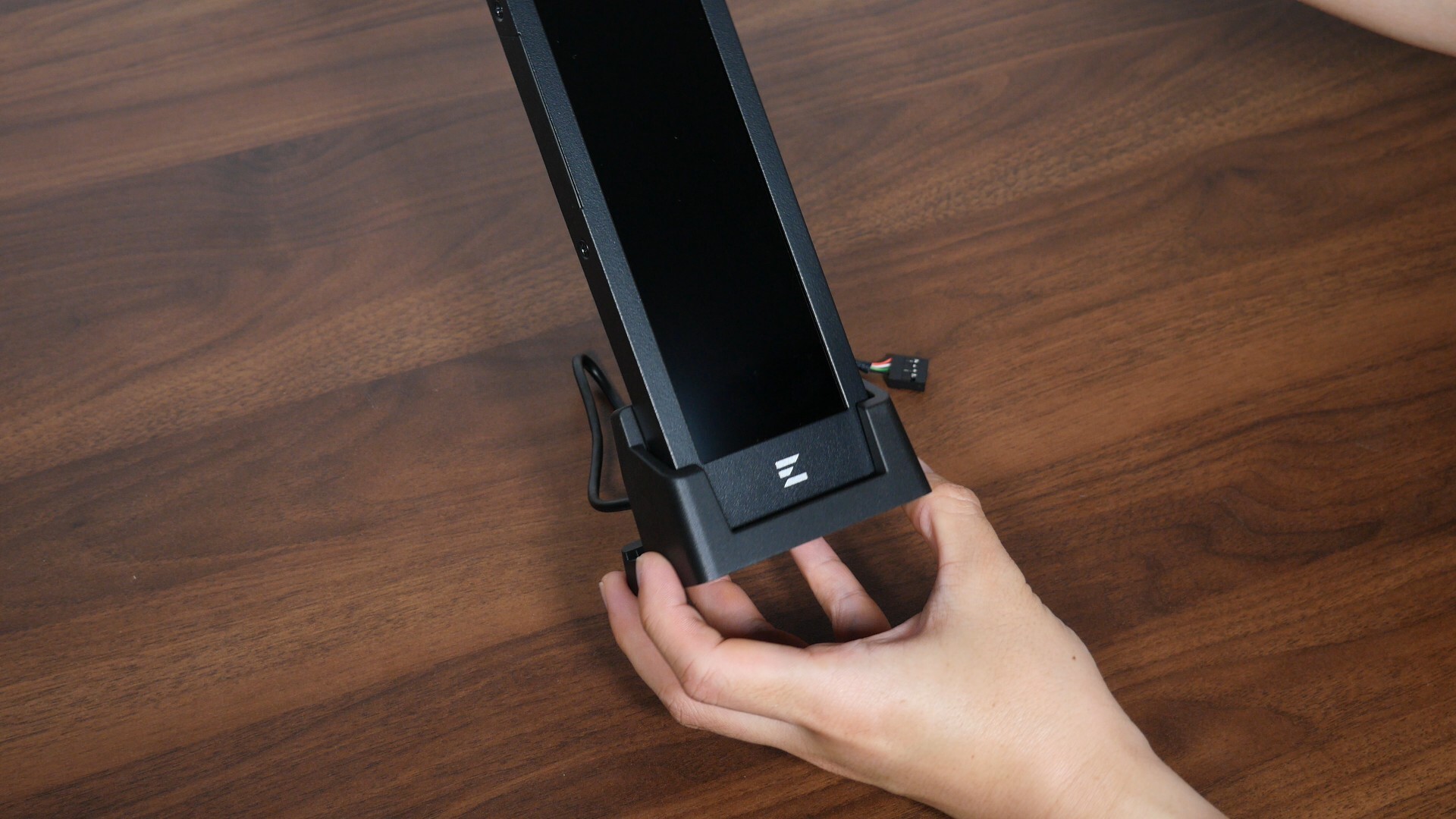 Zalman ZM-MF916 Portrait Orientation