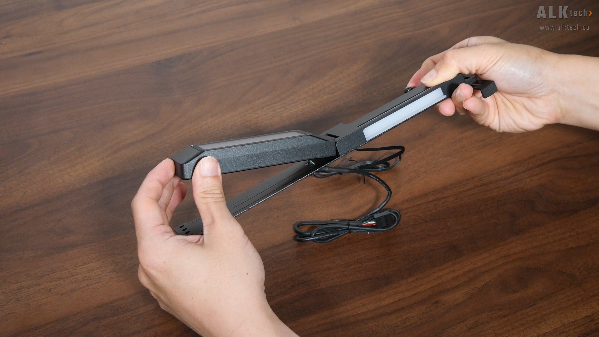 Zalman ZM-VS3 DS Viewing Angle Adjustments